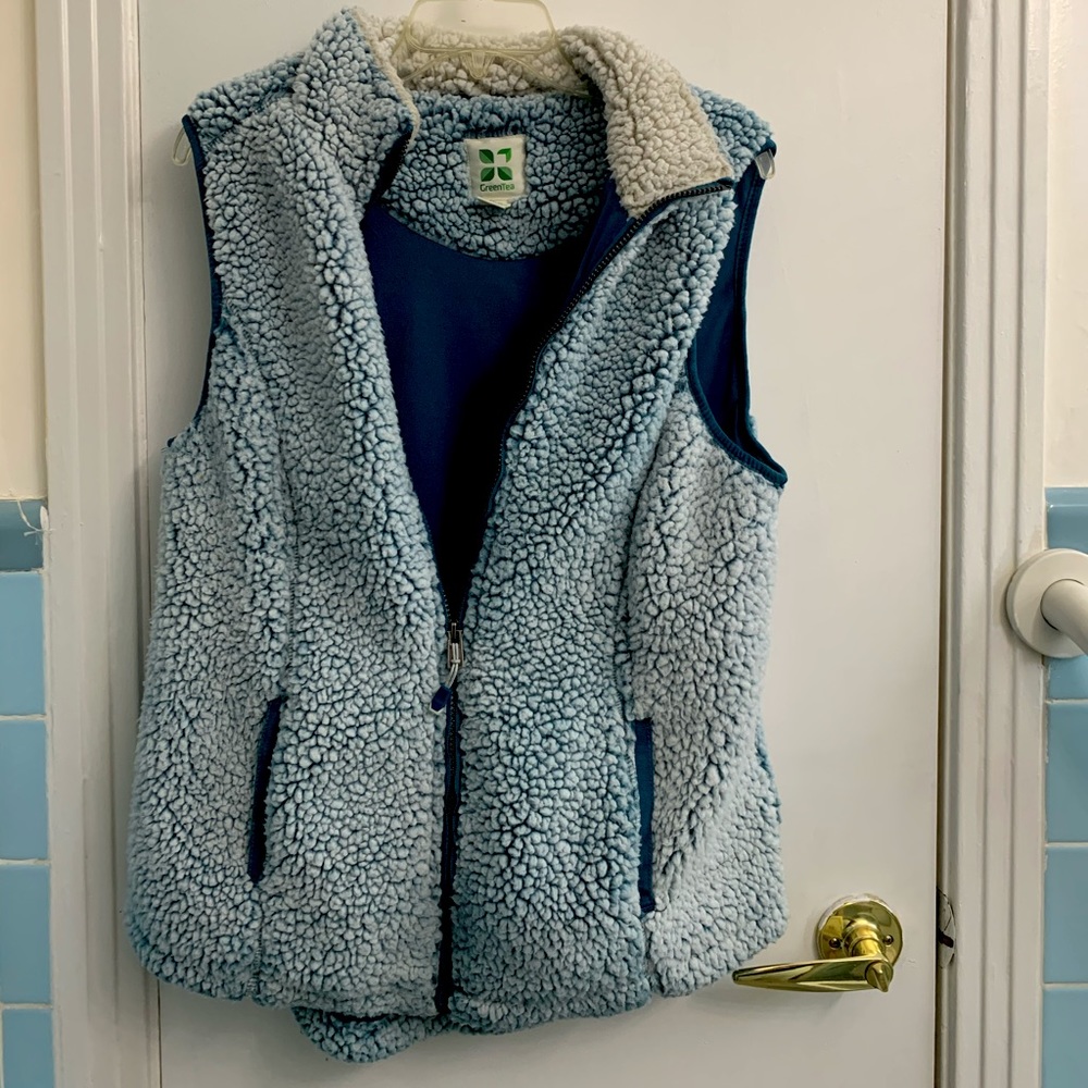 Sherpa vest size medium